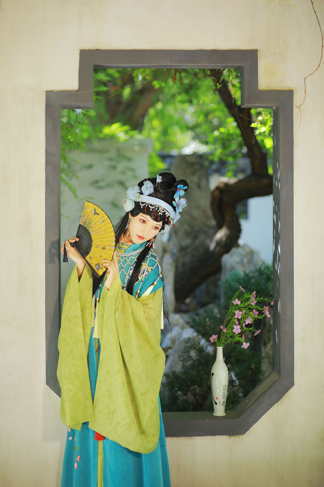 YiTuYu艺图语 Vol.8183 焚香小也 (27P)