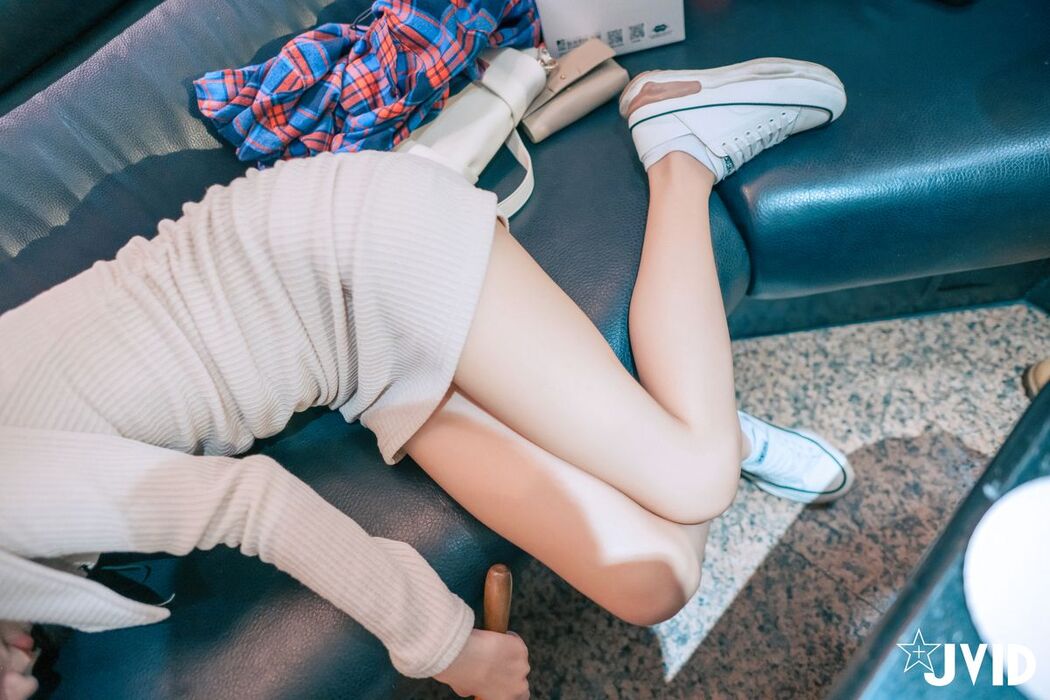 JVID Yan Yan 妍妍 Angel – 生日酒醉の強制性侵-妍妍 喝醉遭友人帶回脫光侵犯 開腿露出美鮑 主動撫摸肉棒 Part01 (63P – 2V)