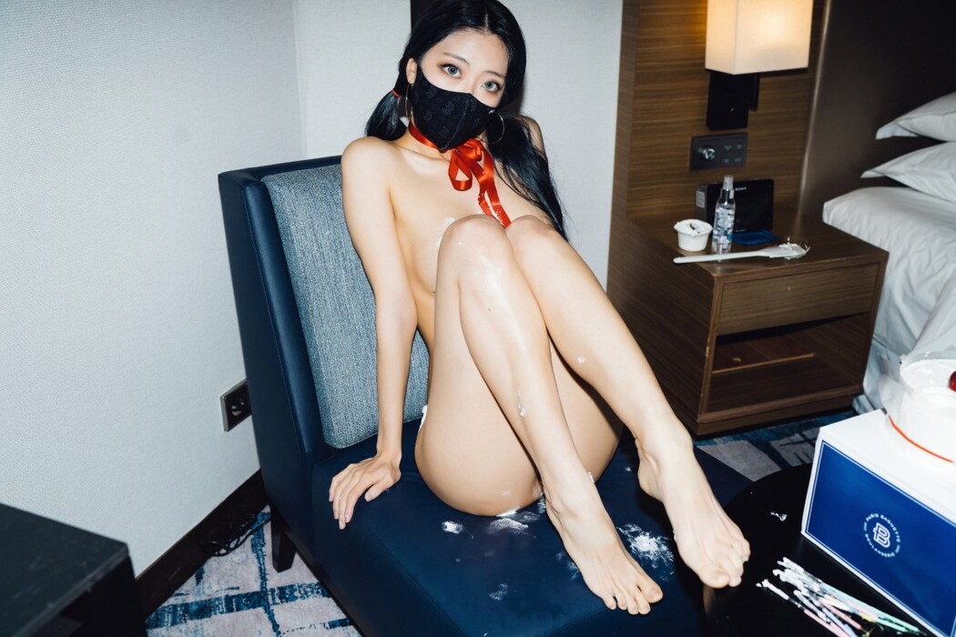 Mona모나 Happy Birthday Vol.4 Moon Night Snap
