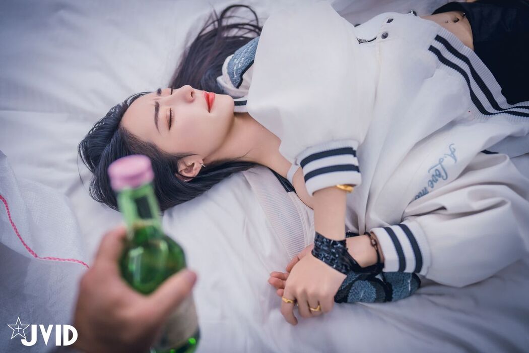 JVID Piao Piao Ge 飄飄哥 – 飄飄跟蹤綁架迷姦情色妄想 強灌春藥 粉粉 透透 藥效太強 讓美少女飄飄完全順從 Part03 (69P)