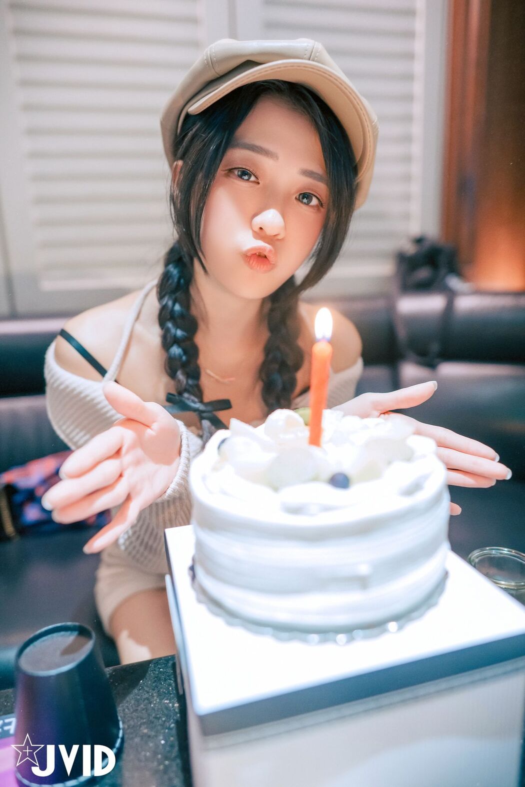 JVID Yan Yan 妍妍 Angel – 生日酒醉の強制性侵-妍妍 喝醉遭友人帶回脫光侵犯 開腿露出美鮑 主動撫摸肉棒 Part01 (63P – 2V)