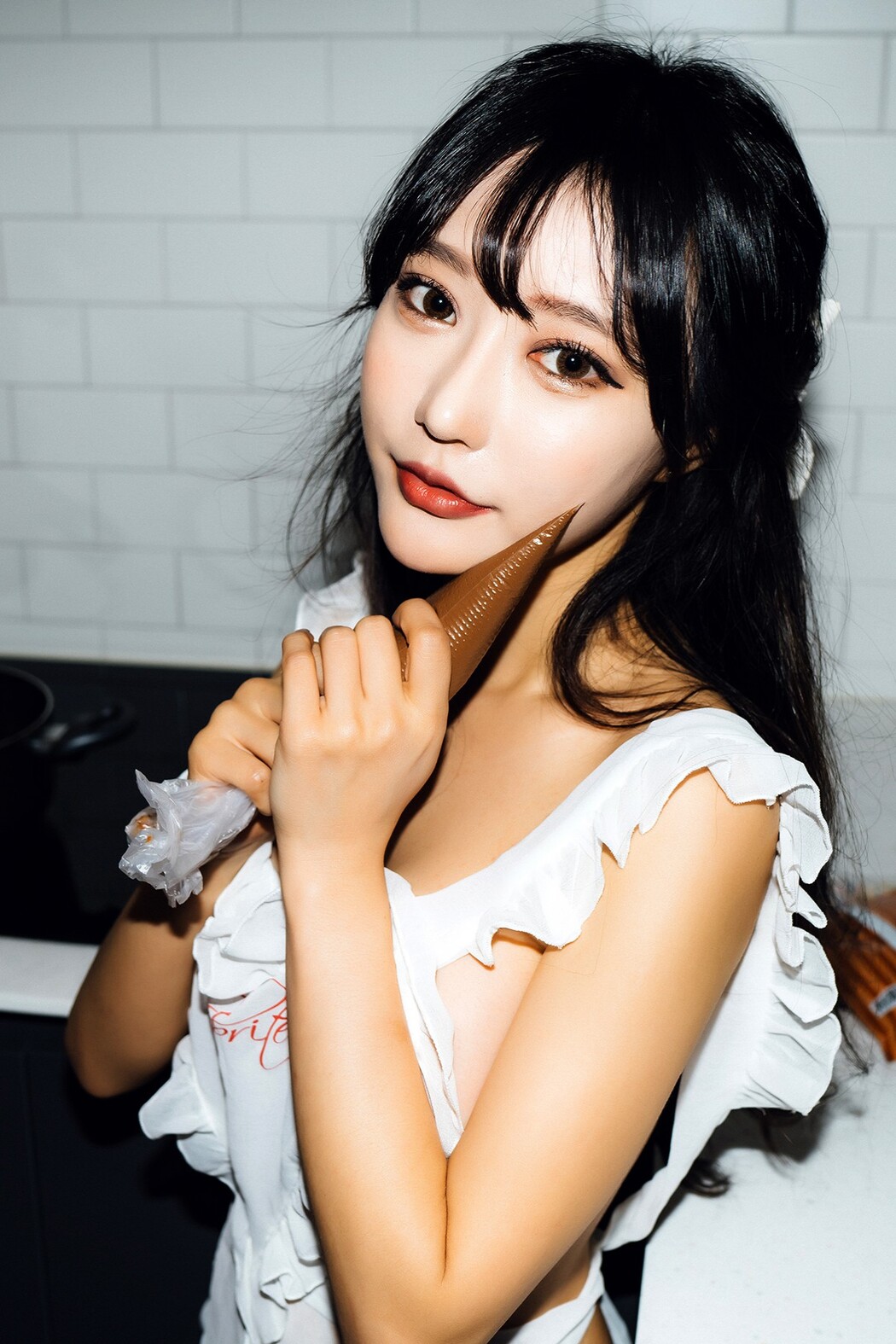 Mona모나 Jucy 쥬시 Valentine Cover Photo