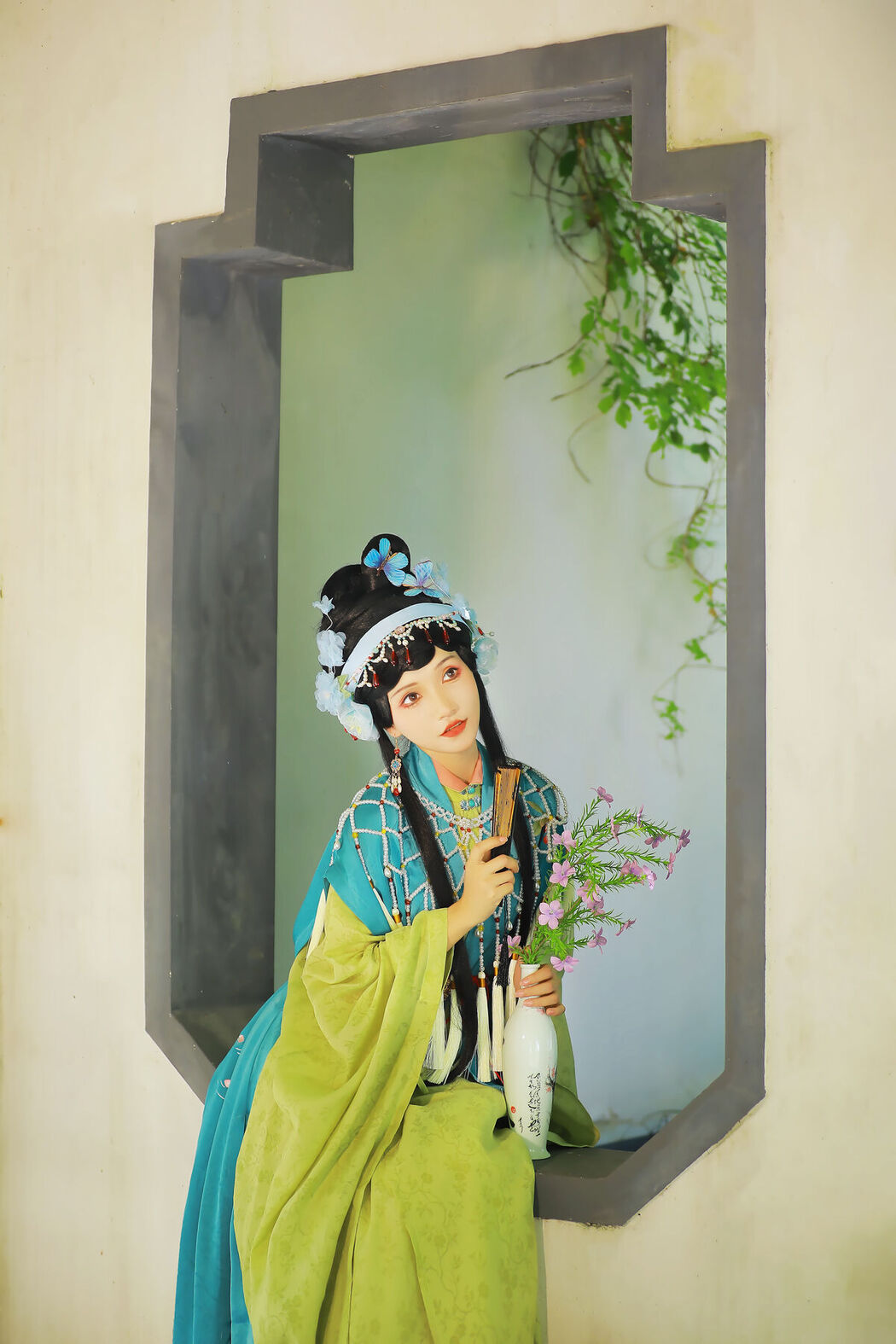 YiTuYu艺图语 Vol.8183 焚香小也 (27P)