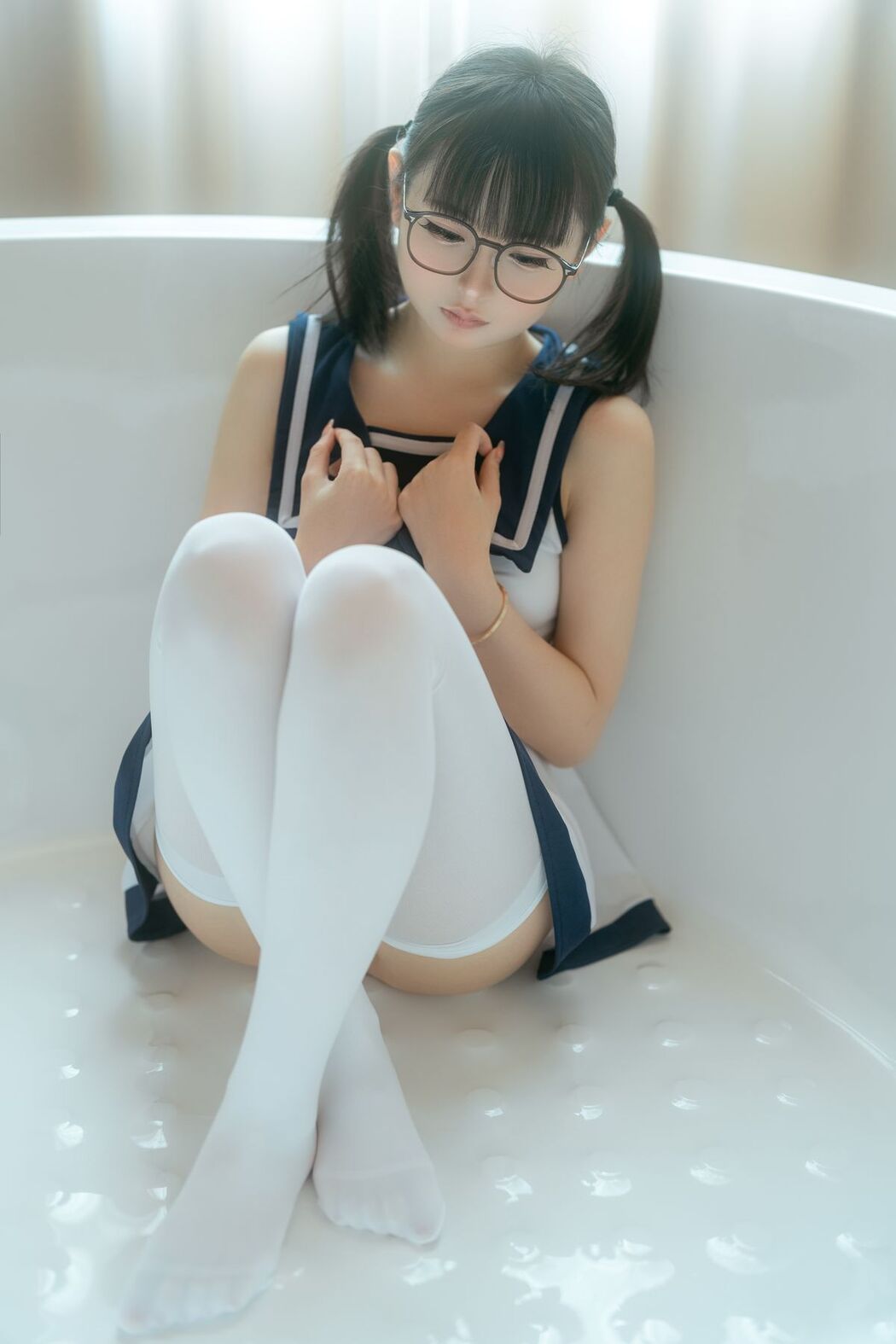 Coser@幼水铃衣 &#8211; 梦浴少女 (82P &#8211; 1V)