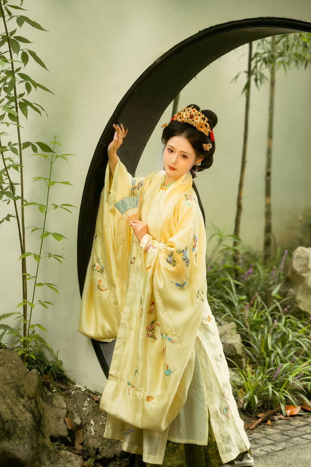 YiTuYu艺图语 Vol.8182 语卿 (22P)