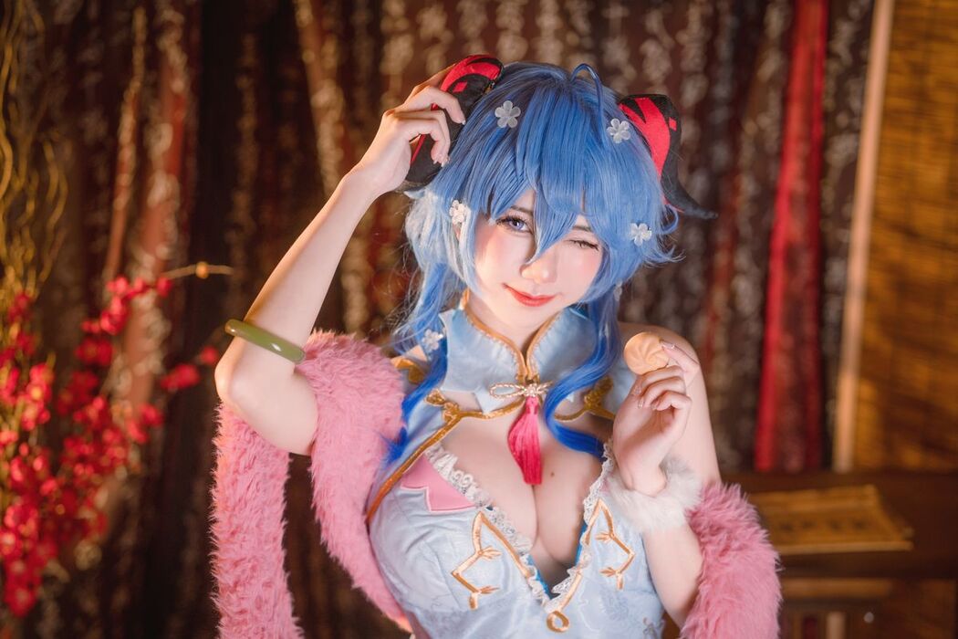 Coser@Sally多啦雪 Sally Dorasnow – Ganyu QiPao (40P)