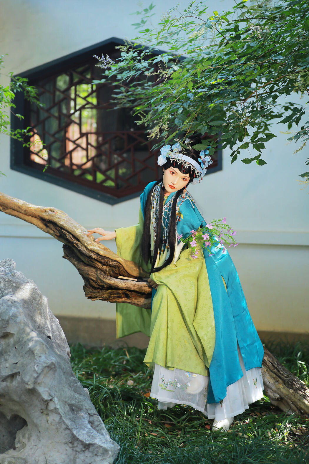 YiTuYu艺图语 Vol.8183 焚香小也 (27P)
