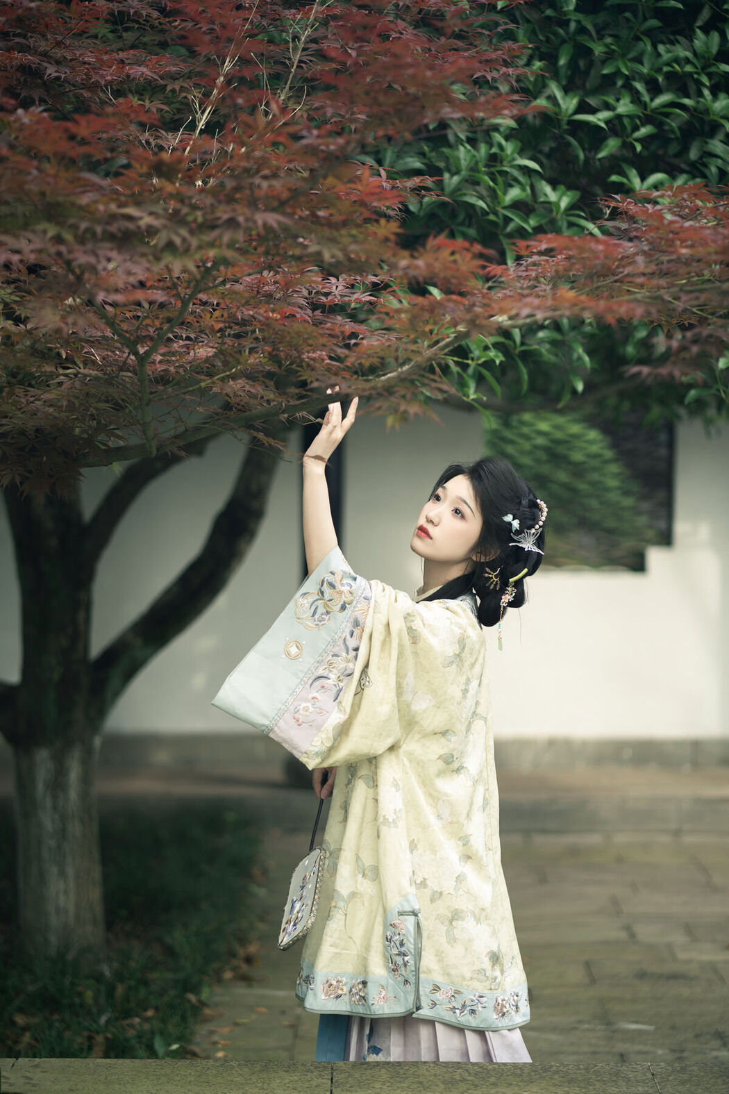 YiTuYu艺图语 Vol.8180 梓瑜 (18P)