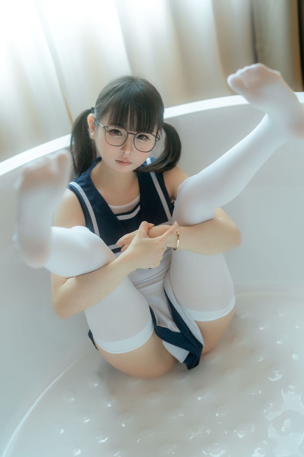 Coser@幼水铃衣 &#8211; 梦浴少女 (82P &#8211; 1V)