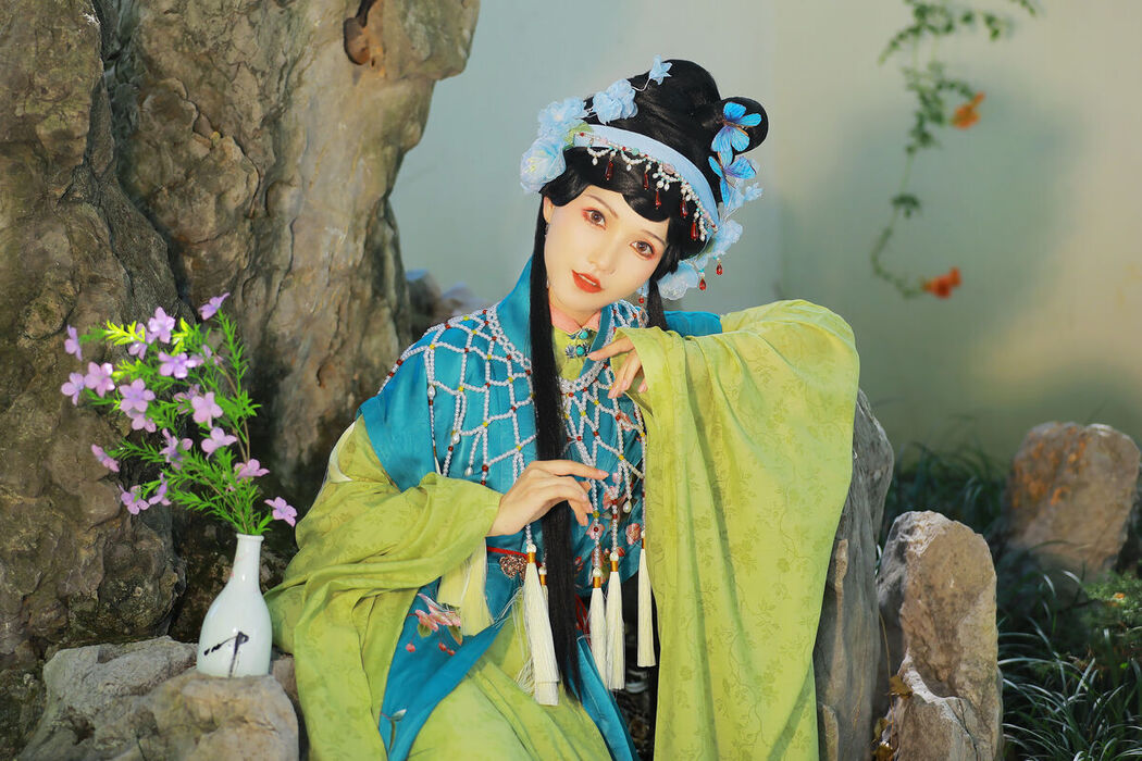 YiTuYu艺图语 Vol.8183 焚香小也 (27P)