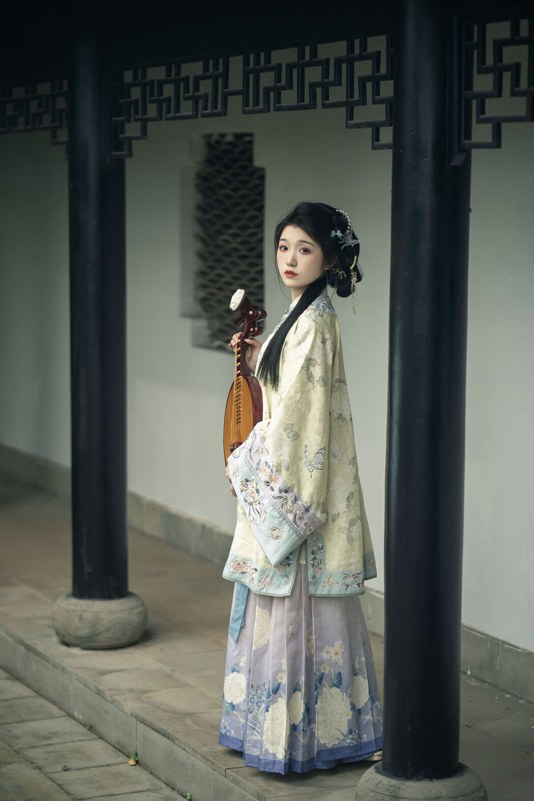 YiTuYu艺图语 Vol.8180 梓瑜 (18P)