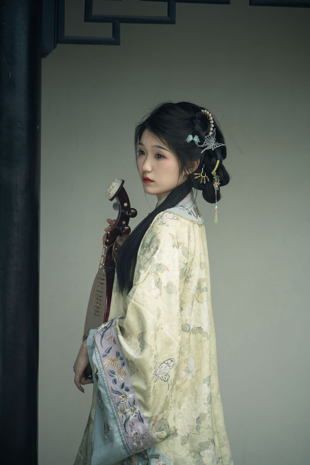 YiTuYu艺图语 Vol.8180 梓瑜 (18P)