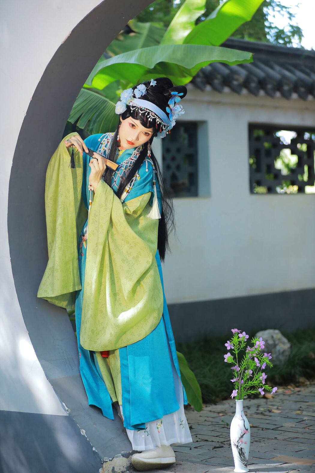 YiTuYu艺图语 Vol.8183 焚香小也 (27P)