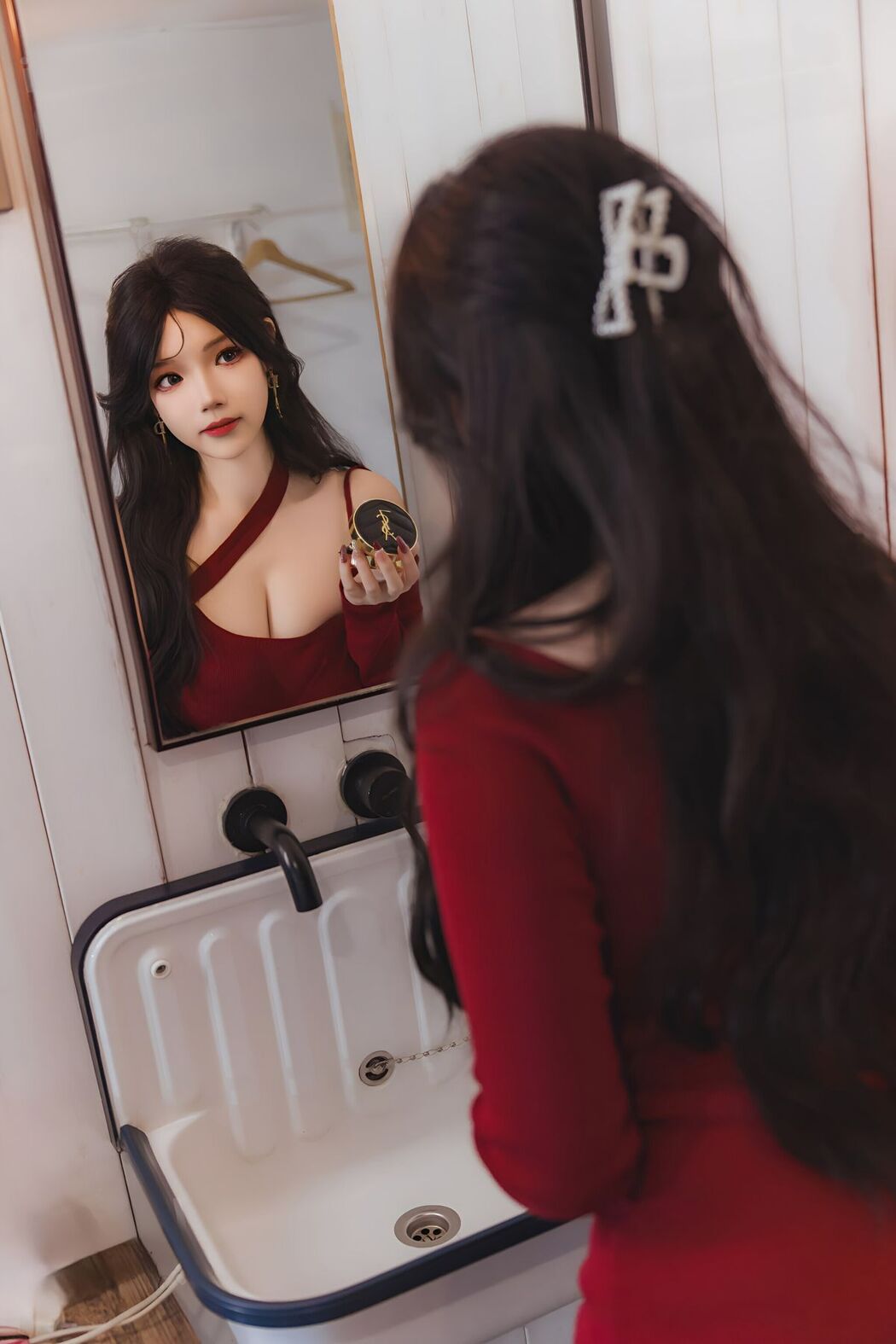 Coser@雪晴Astra – 红裙黑丝小娇妻 (66P – 2V)
