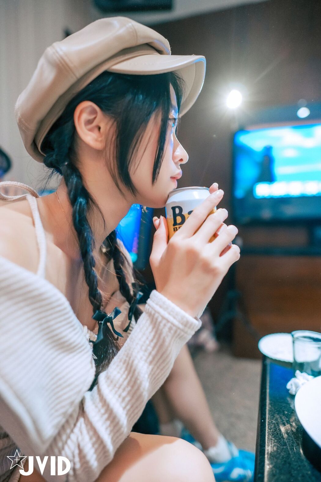 JVID Yan Yan 妍妍 Angel – 生日酒醉の強制性侵-妍妍 喝醉遭友人帶回脫光侵犯 開腿露出美鮑 主動撫摸肉棒 Part01 (63P – 2V)