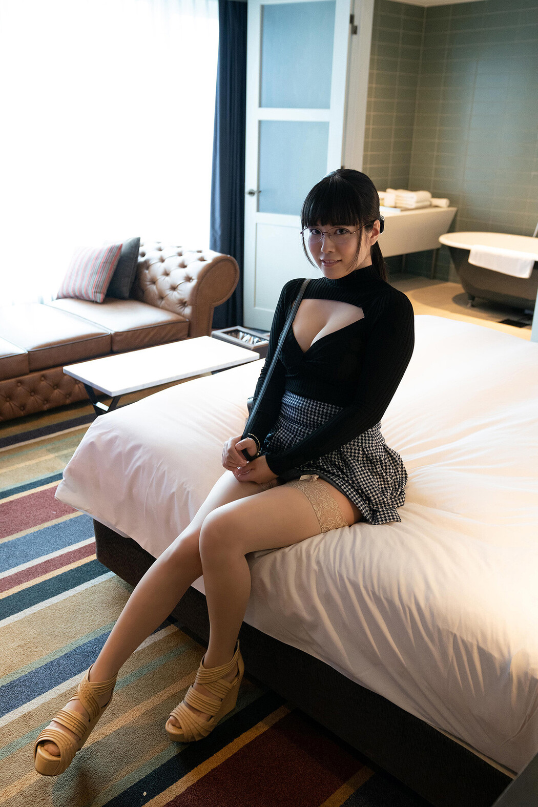 Umi Shinonome 東雲うみ, FLASHデジタル写真集 『密会』 Set.01