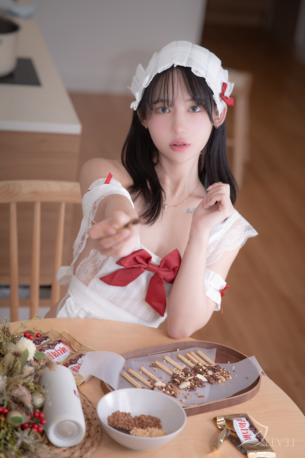 Yeha 예하, X-Level &#8220;Aprons&#8221; Set.01