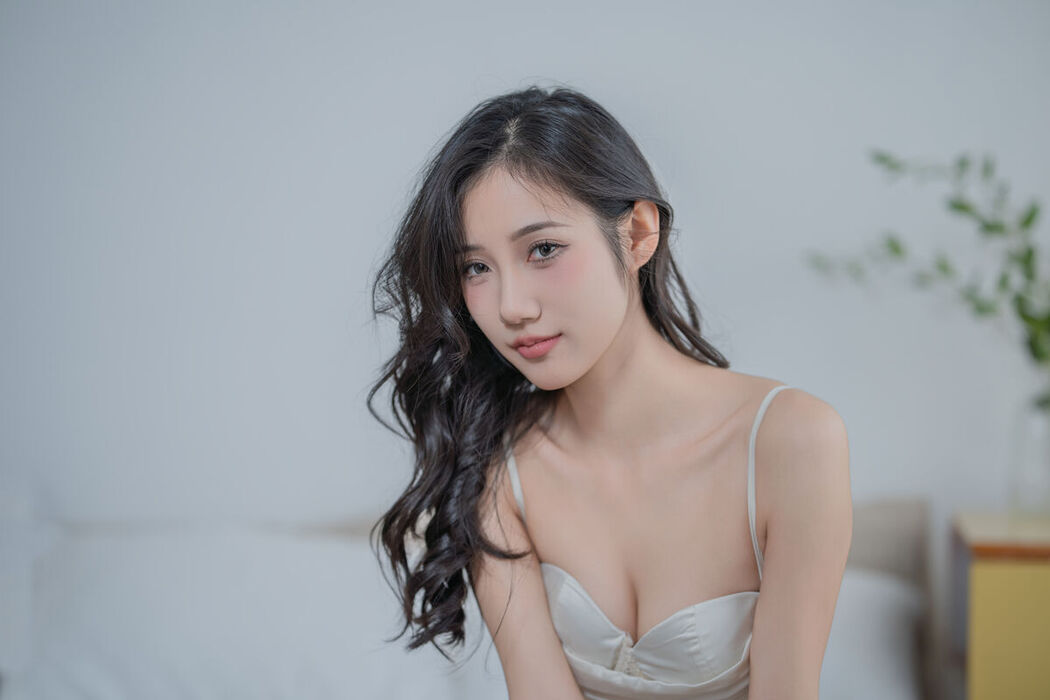 YiTuYu艺图语 Vol.8190 o1ne万 (28P)