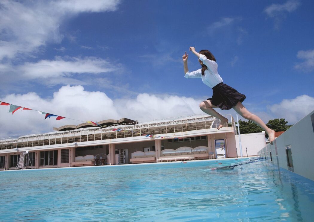 Akari Uemura 植村あかり 写真集 AKARI