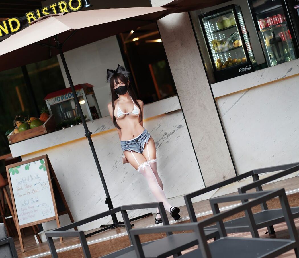 Coser@职业奶妈三水子 – 猫猫蓝白比基尼 (86P – 1V)