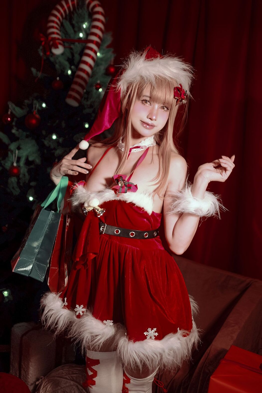 Coser@PingPing – Emma Xmas NIKKE (18P)