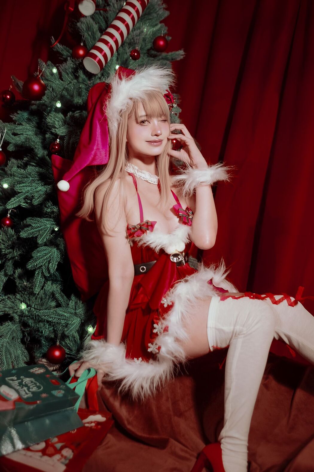 Coser@PingPing – Emma Xmas NIKKE (18P)