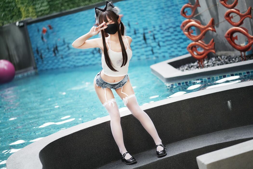 Coser@职业奶妈三水子 – 猫猫蓝白比基尼 (86P – 1V)