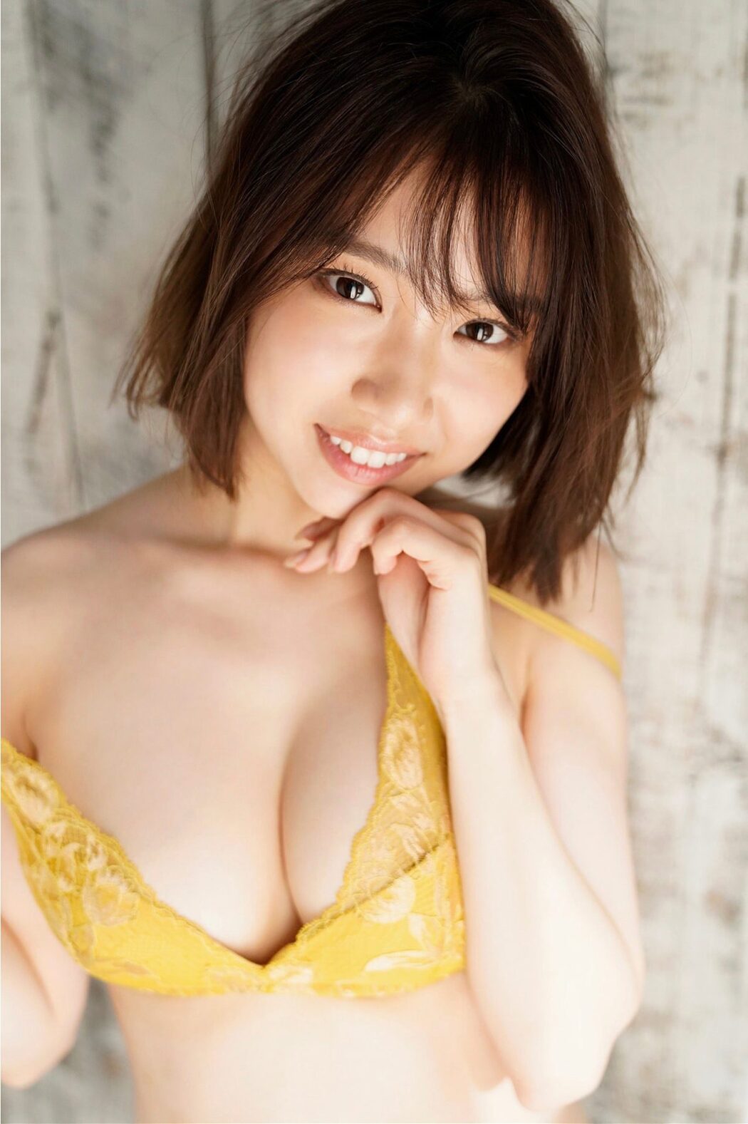 Yuri Adachi 安達夕莉 エッチな夏のお嬢さん