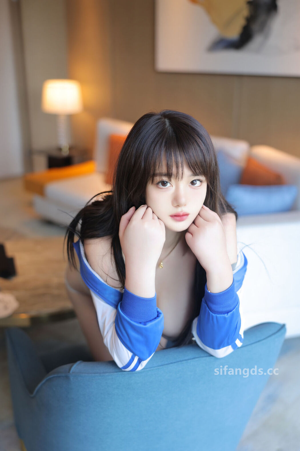 XR Uncensored Chen Qi Qi 陈柒柒 – R18 秀人网模特 清纯学生装 (88P – 1V)