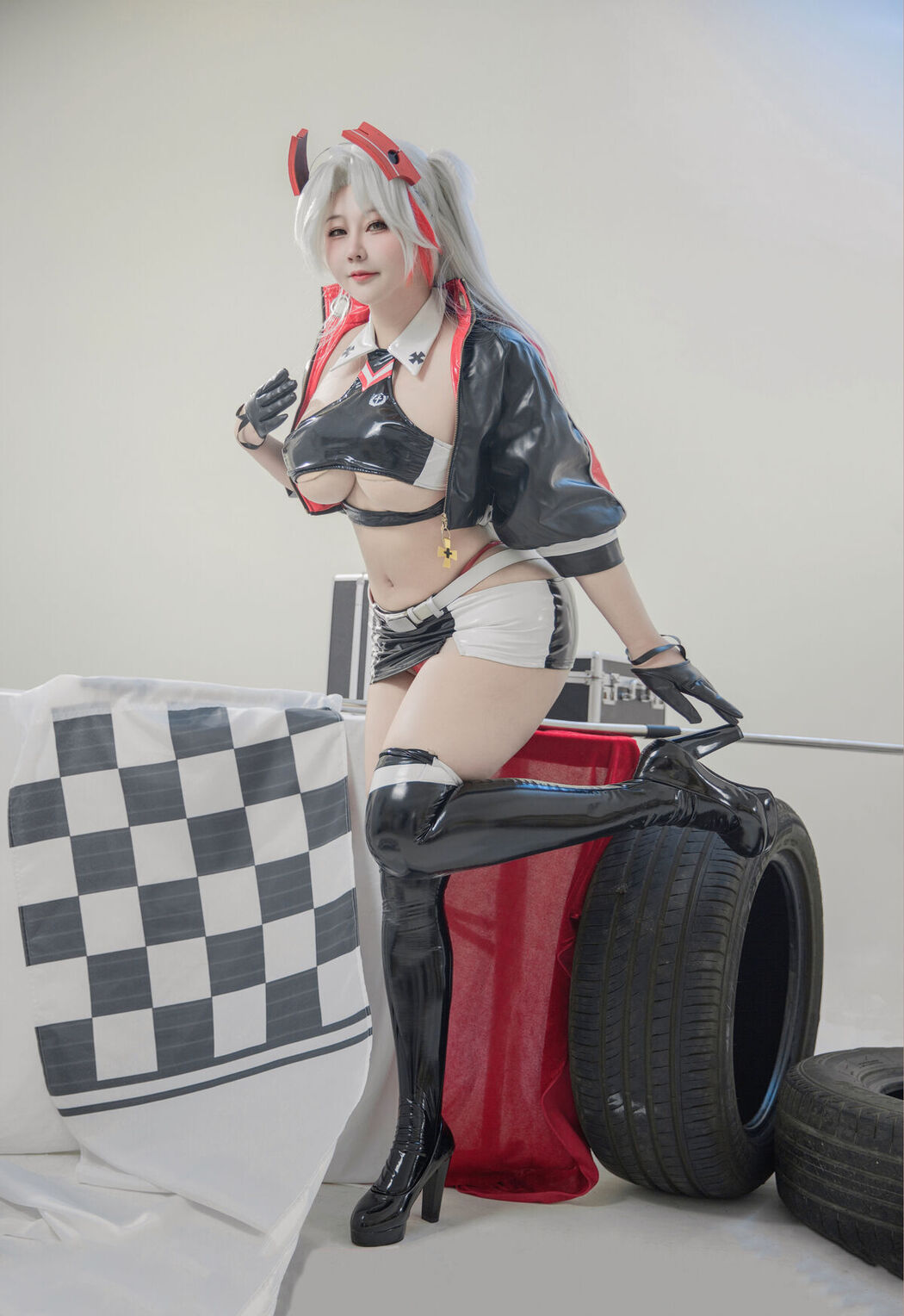 Coser@KANEKO_咔喵 – 欧根亲王 赛车服 (37P – 2V)