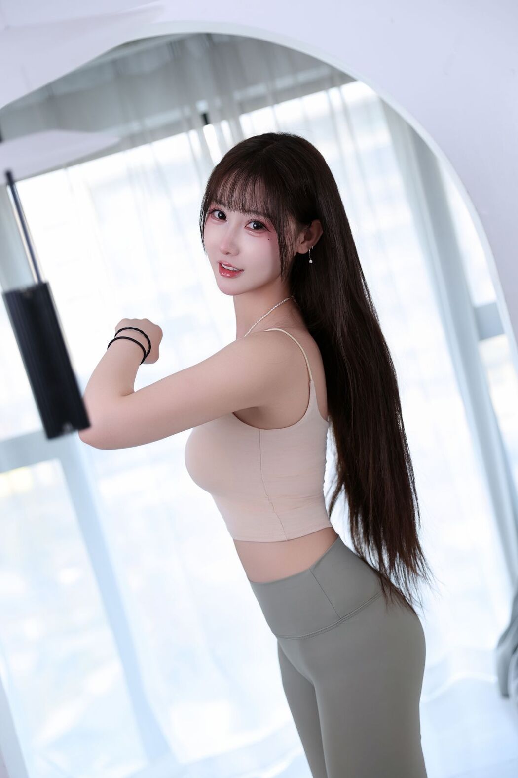 Coser@羽生三未 &#8211; 瑜伽姐姐 (43P &#8211; 2V)
