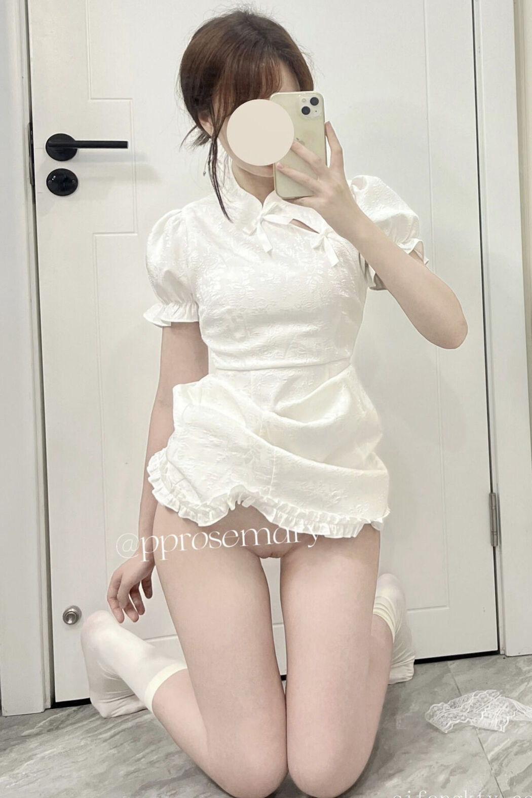 Coser@pprosemary – 白虎一线天 jk少女福利姬 Part1 (55P – 9V) Cover Photo