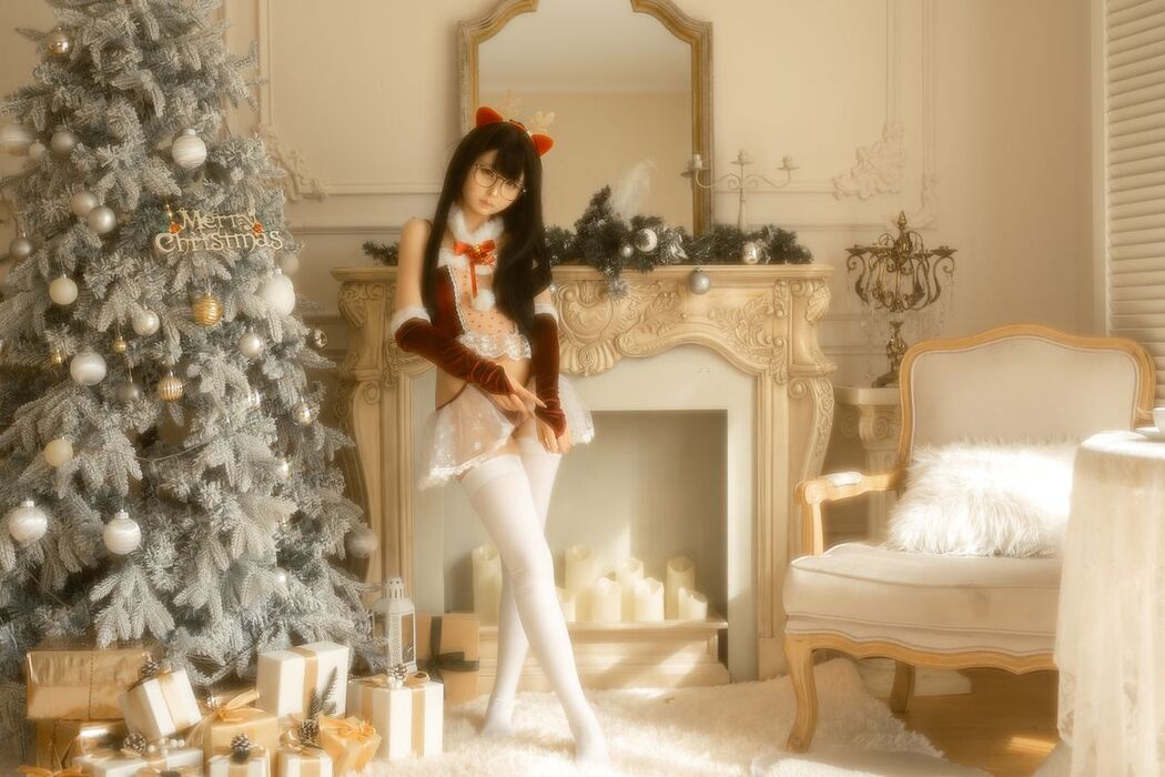 Coser@幼水铃衣 – 圣诞小鹿 (81P)