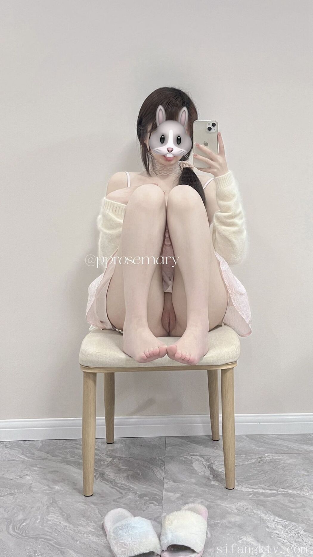 Coser@pprosemary &#8211; 白虎一线天 jk少女福利姬 Part1 (55P &#8211; 9V)