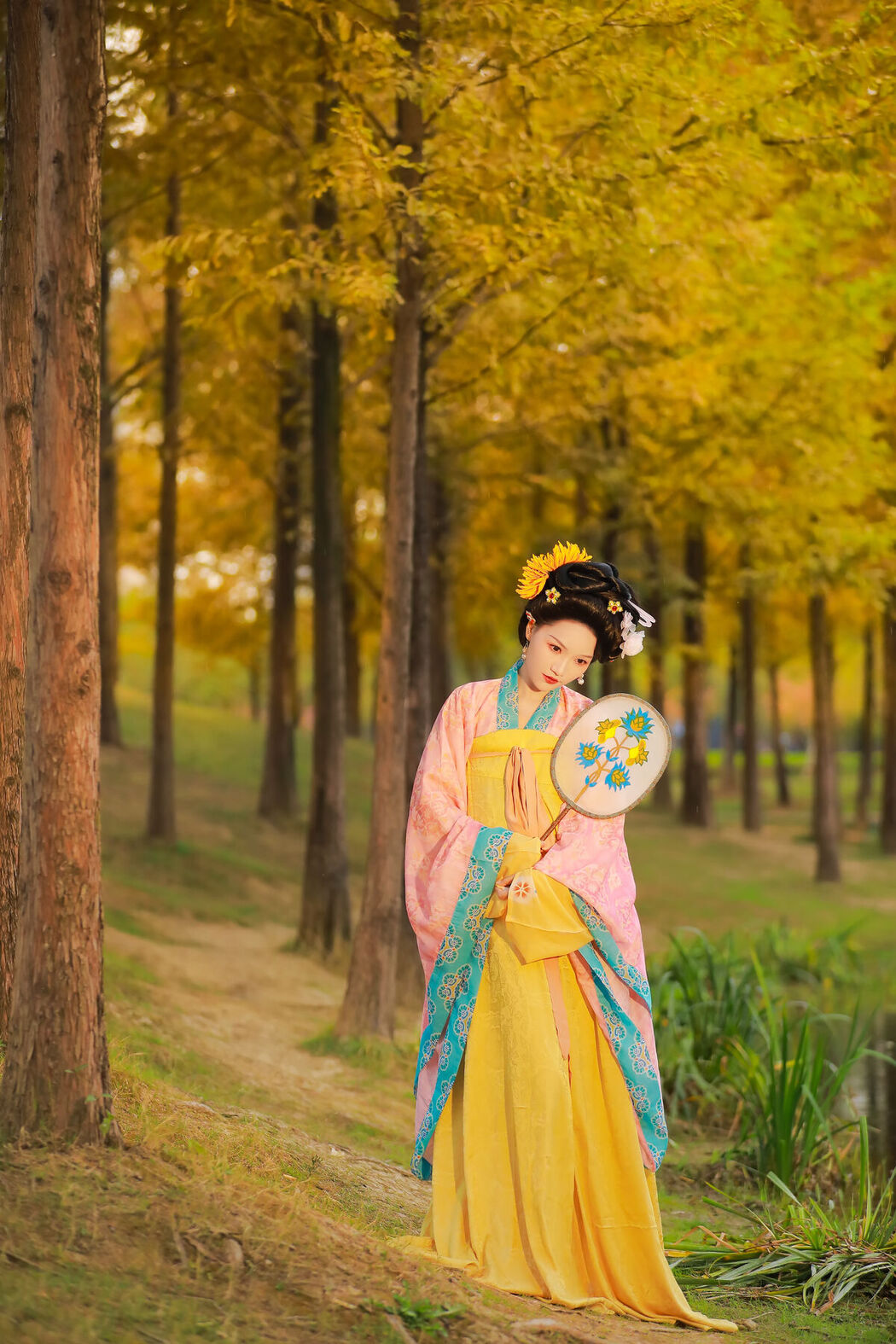 YiTuYu艺图语 Vol.8199 焚香小也 (25P)