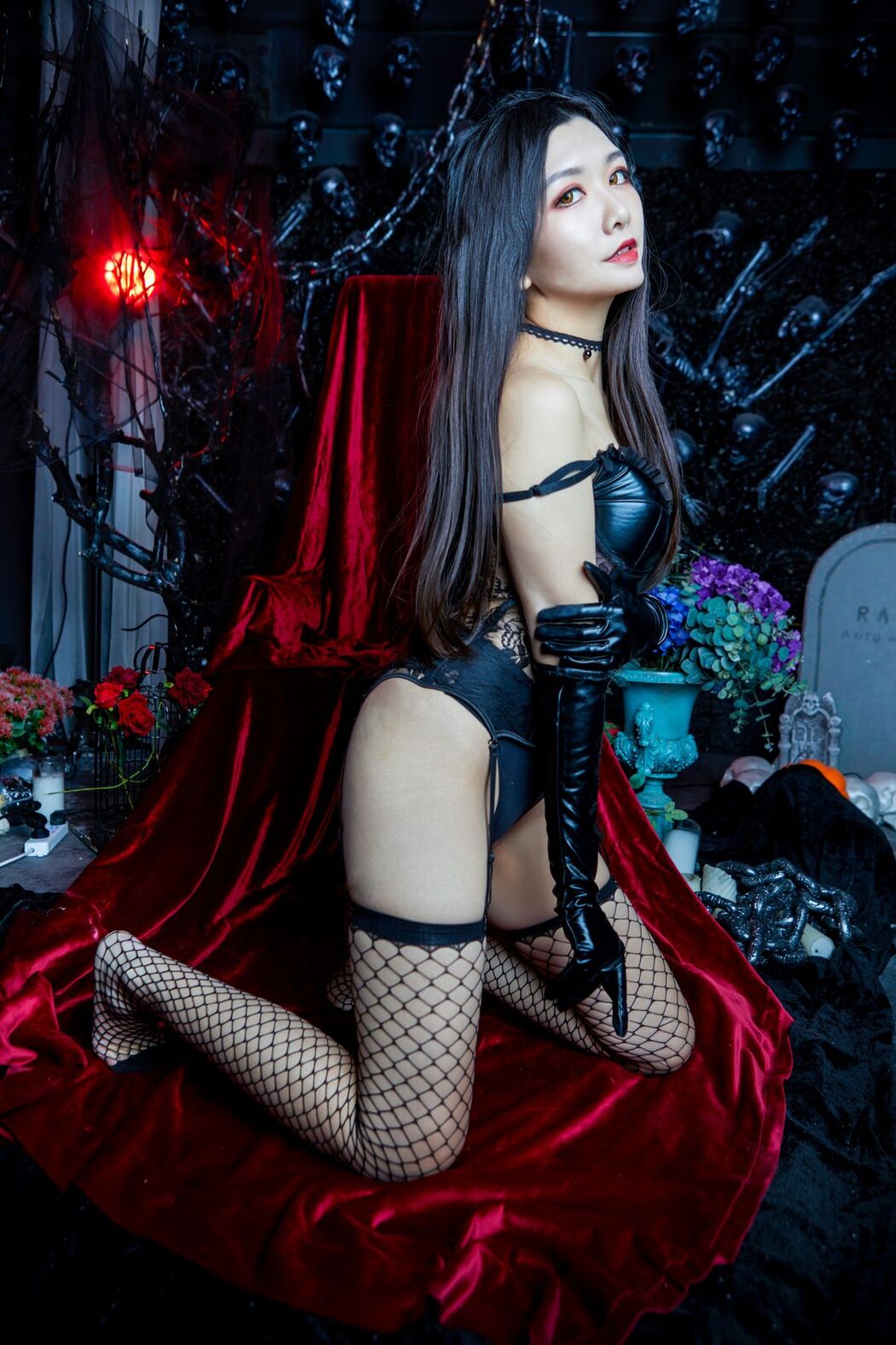 Coser@源纱希喵喵喵 – 地牢 (25P)