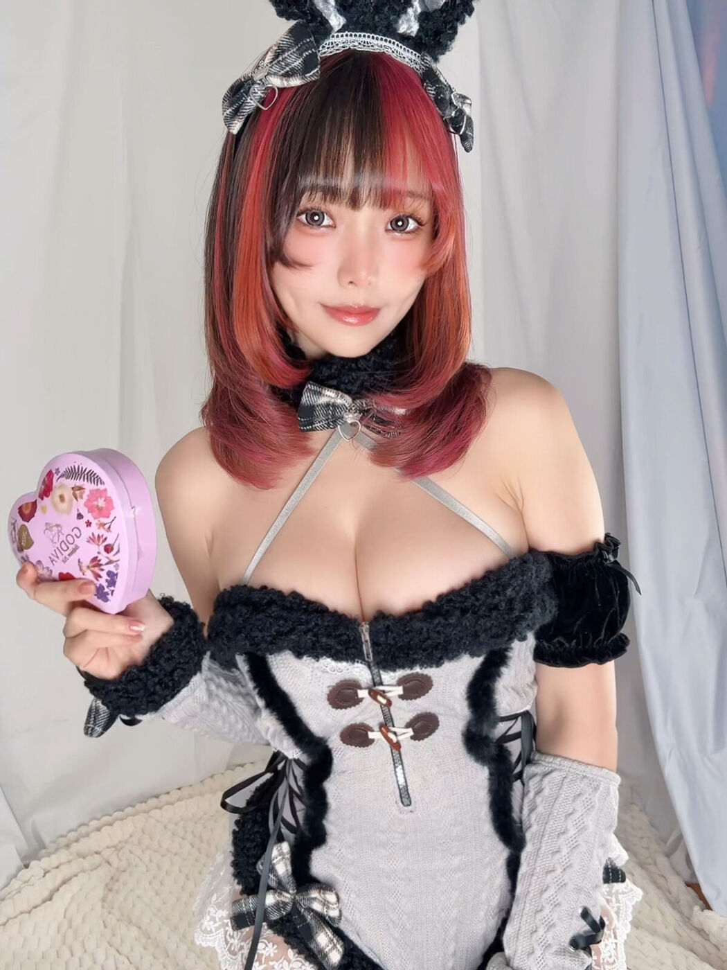 Coser@Ely_eee ElyEE子 &#8211; Shirogane Noel Nun (28P &#8211; 13V)