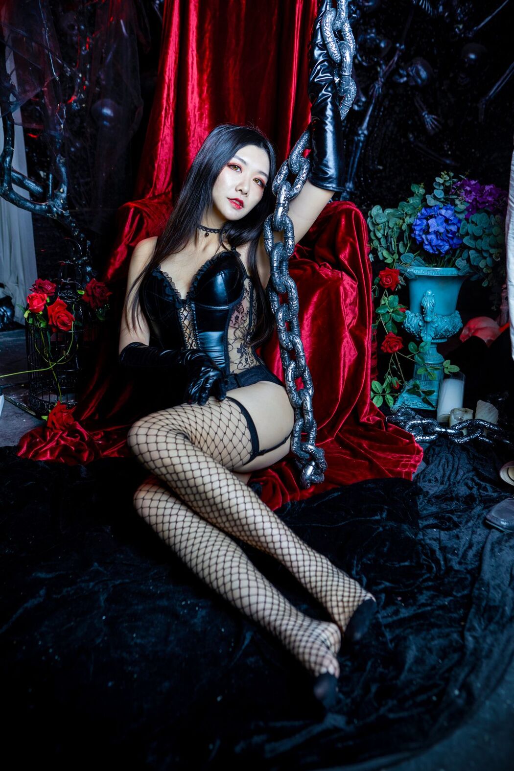 Coser@源纱希喵喵喵 – 地牢 (25P)
