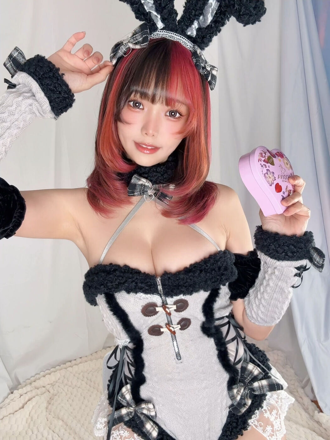 Coser@Ely_eee ElyEE子 &#8211; Shirogane Noel Nun (28P &#8211; 13V)
