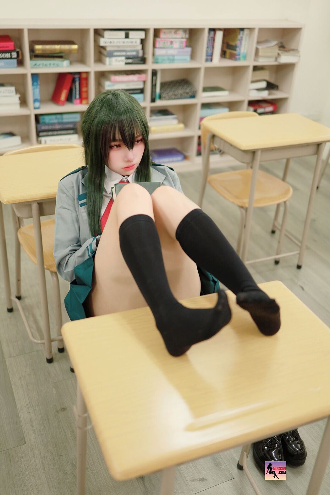 Coser@慕慕Momo – 學生服 自慰 啪啪 (30P – 3V)