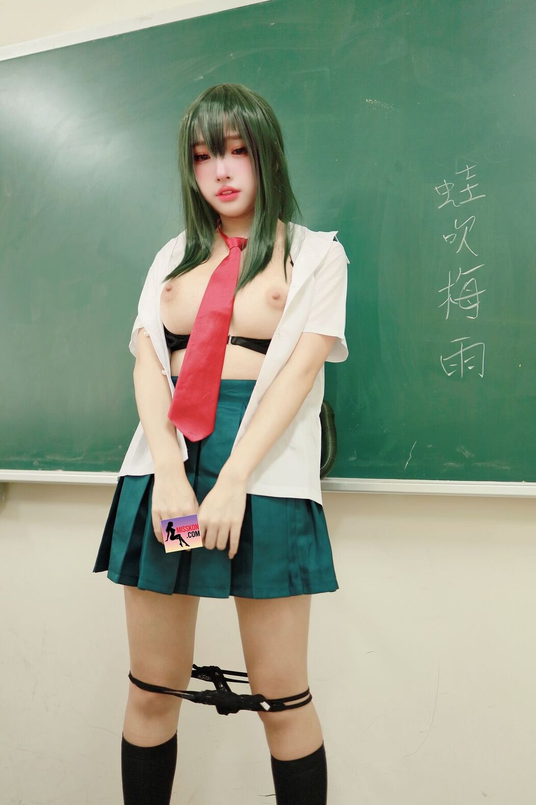 Coser@慕慕Momo – 學生服 自慰 啪啪 (30P – 3V)