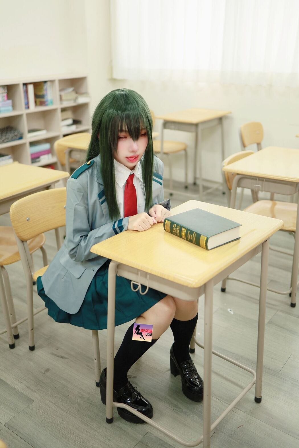 Coser@慕慕Momo – 學生服 自慰 啪啪 (30P – 3V)