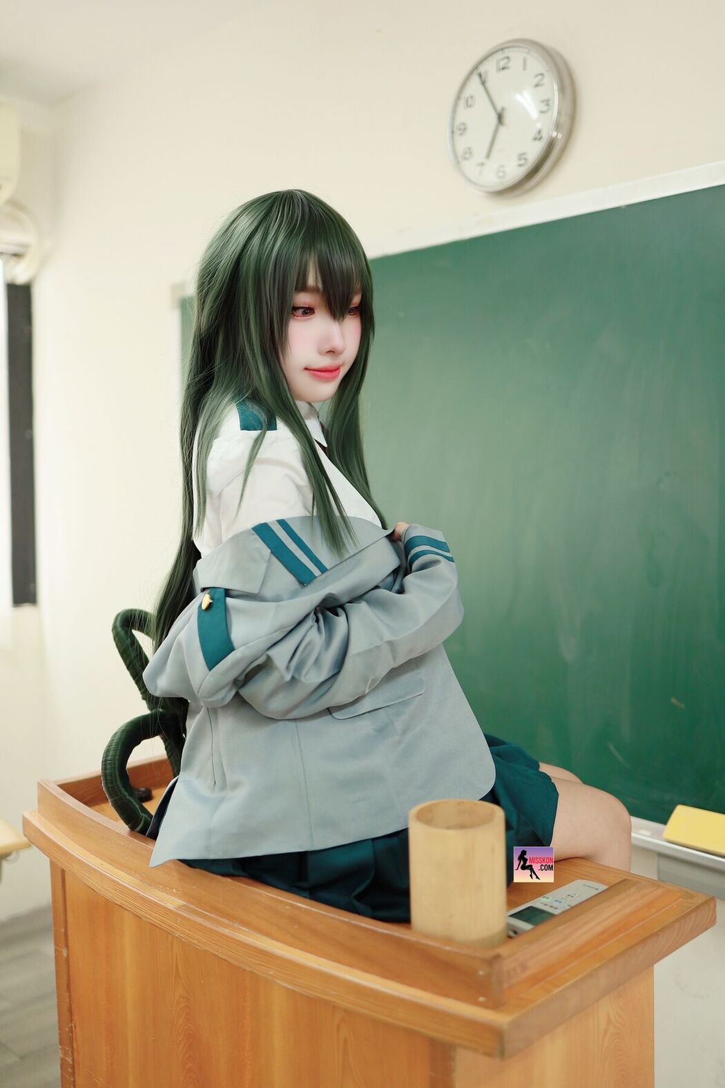 Coser@慕慕Momo – 學生服 自慰 啪啪 (30P – 3V)