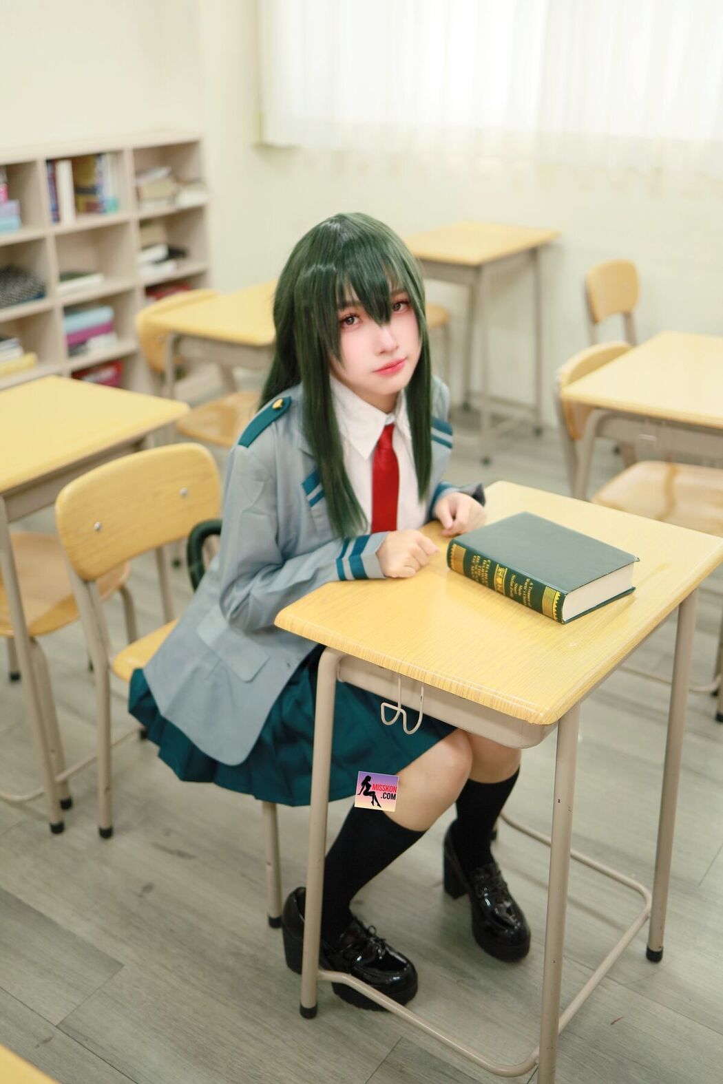 Coser@慕慕Momo – 學生服 自慰 啪啪 (30P – 3V)