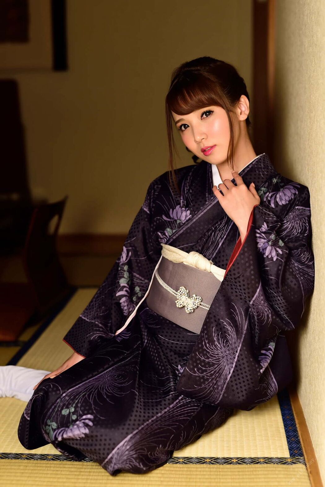 Weekly Playboy Photo Book Marina Shiraishi 白石茉莉奈 x Ayaka Tomoda 友田彩也香 Sequence 014 Part2
