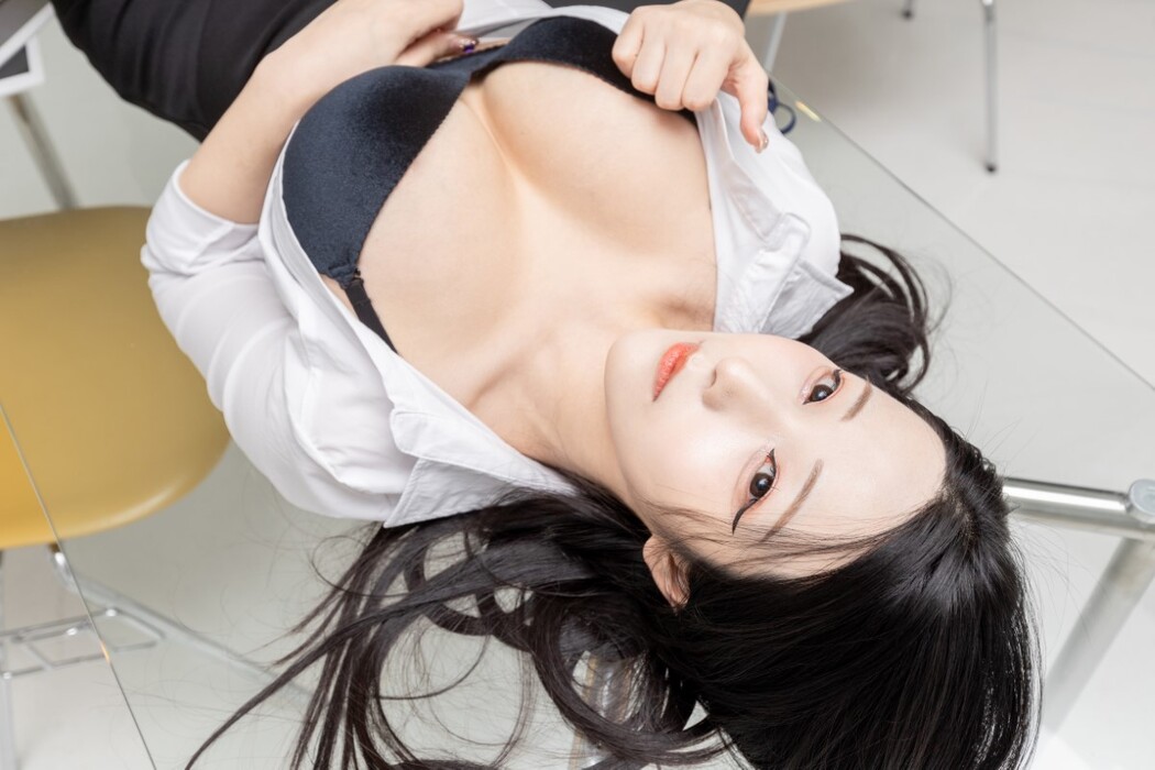 PUSSYLET Vol.38 Seolhwa 설화 – Office