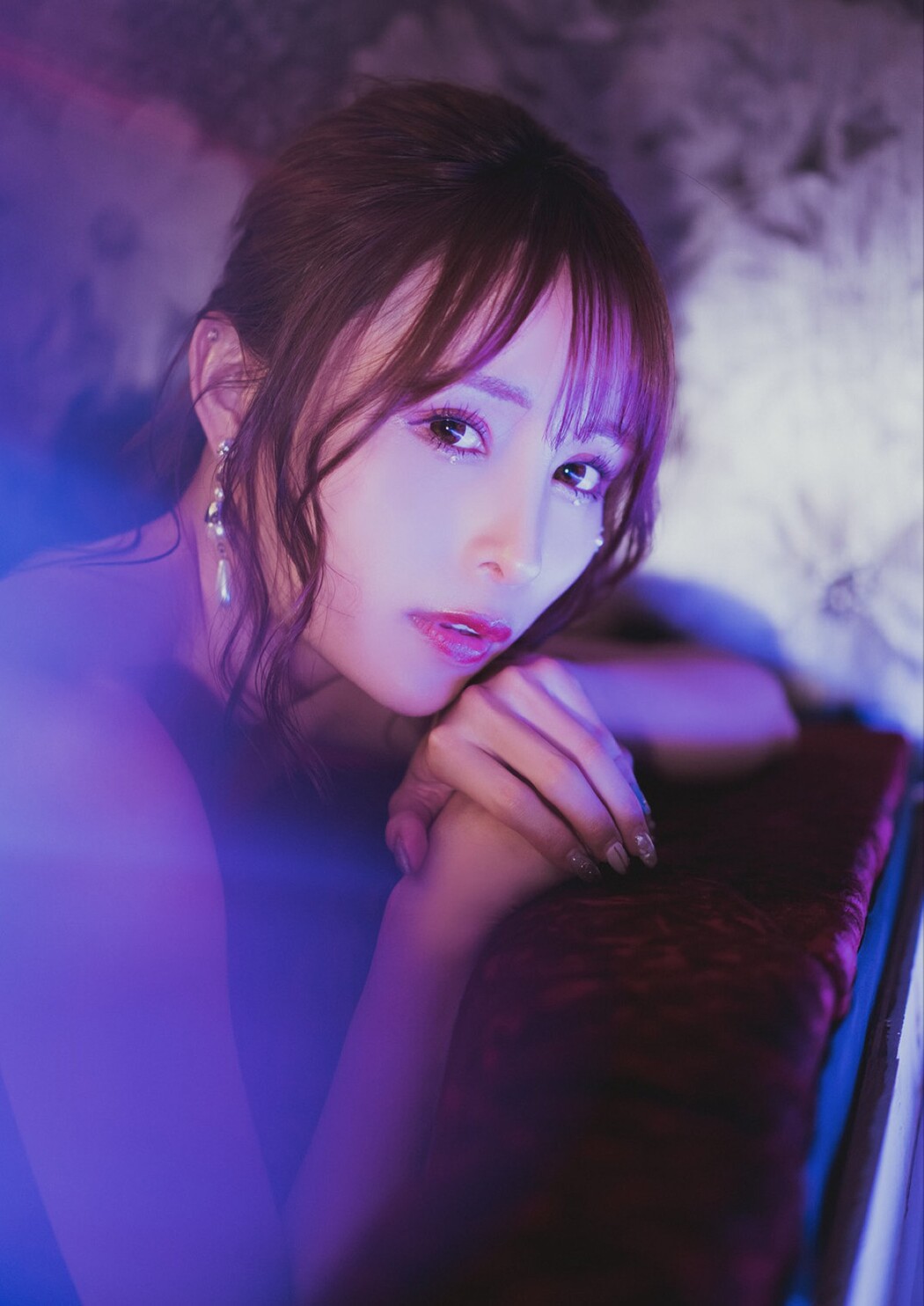 Weekly Photobook Mayuki Ito 伊藤舞雪 – LadyMary 04
