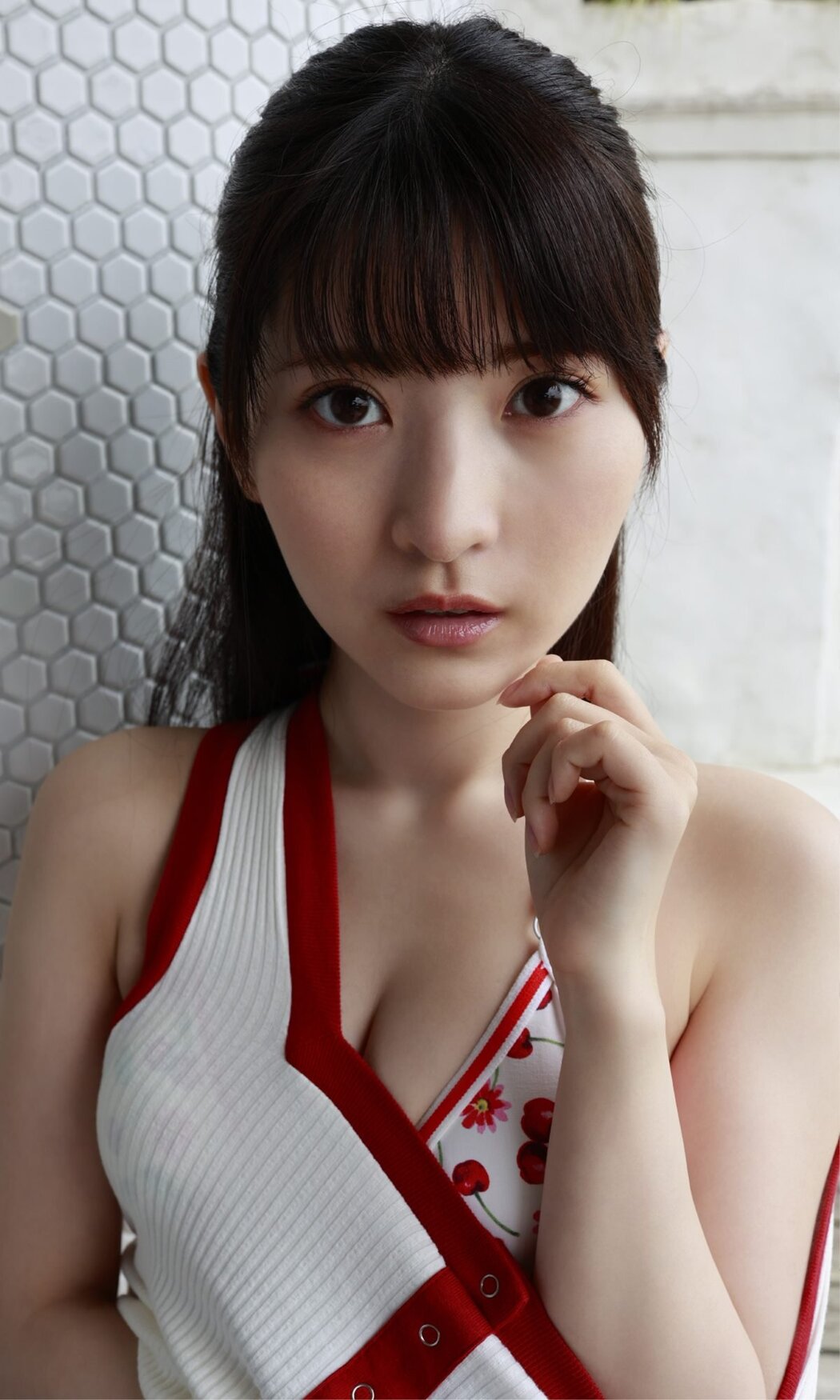 Weekly Photobook Rui Takanashi 小鳥遊るい – Tickle くすぐる 2022-07-04