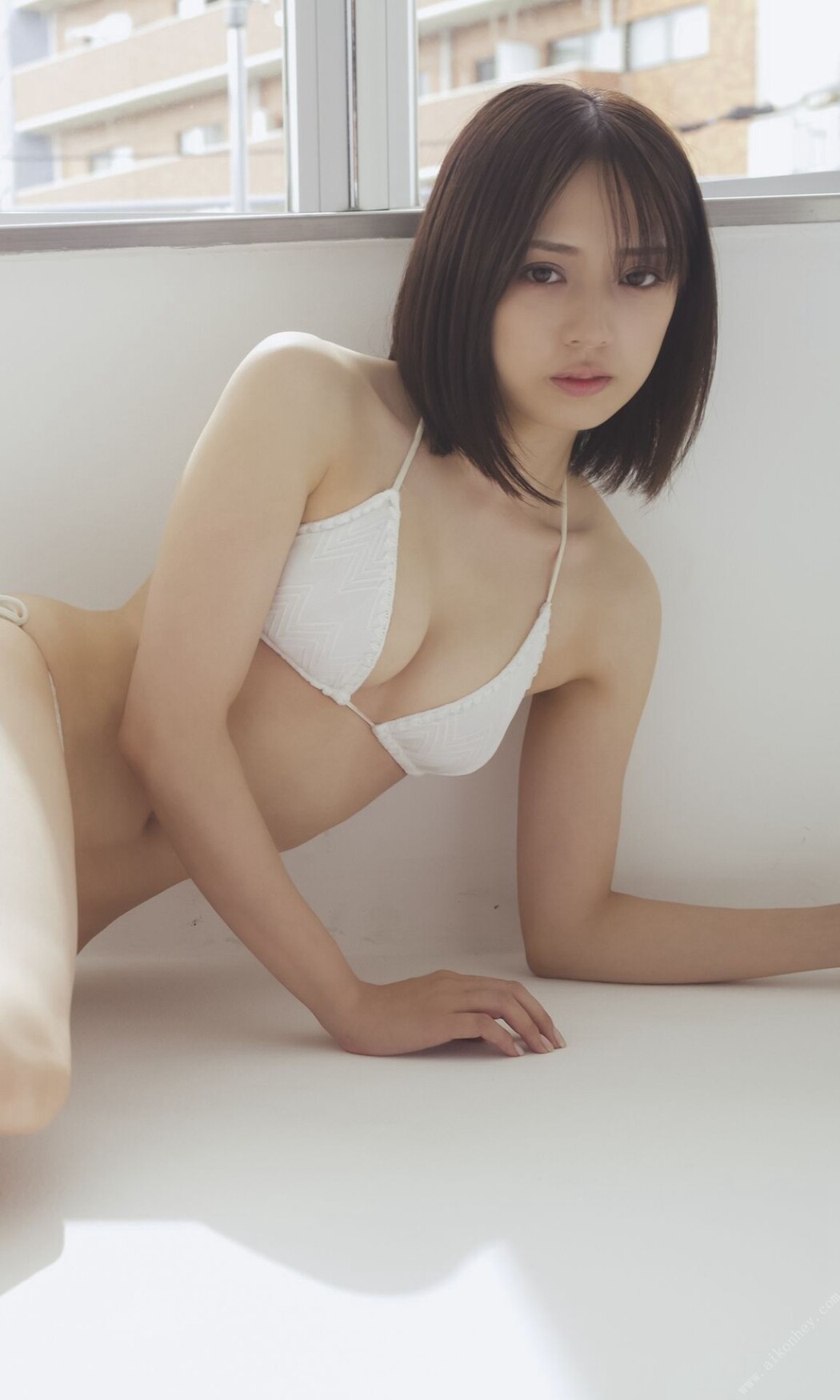 Weekly Photobook 2022-10-03 Makoto Okunaka 奥仲麻琴 – Happy Now