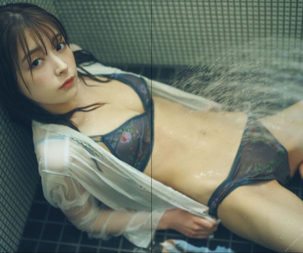 Weekly Playboy Photo Book Hazuki Kimura 木村葉月 – Little Devil Honey